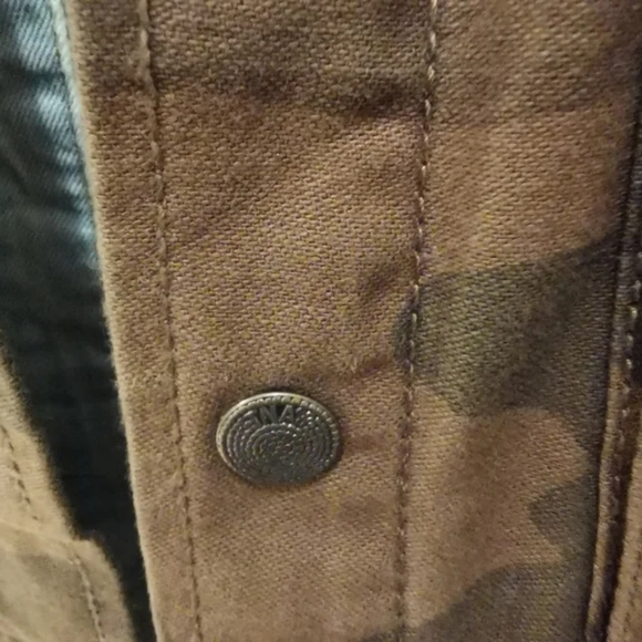 TNA Camo Button Down Shirt Jacket - Picture 9 of 13